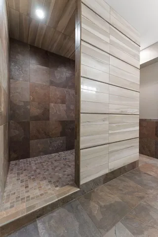 a view of walk in closet