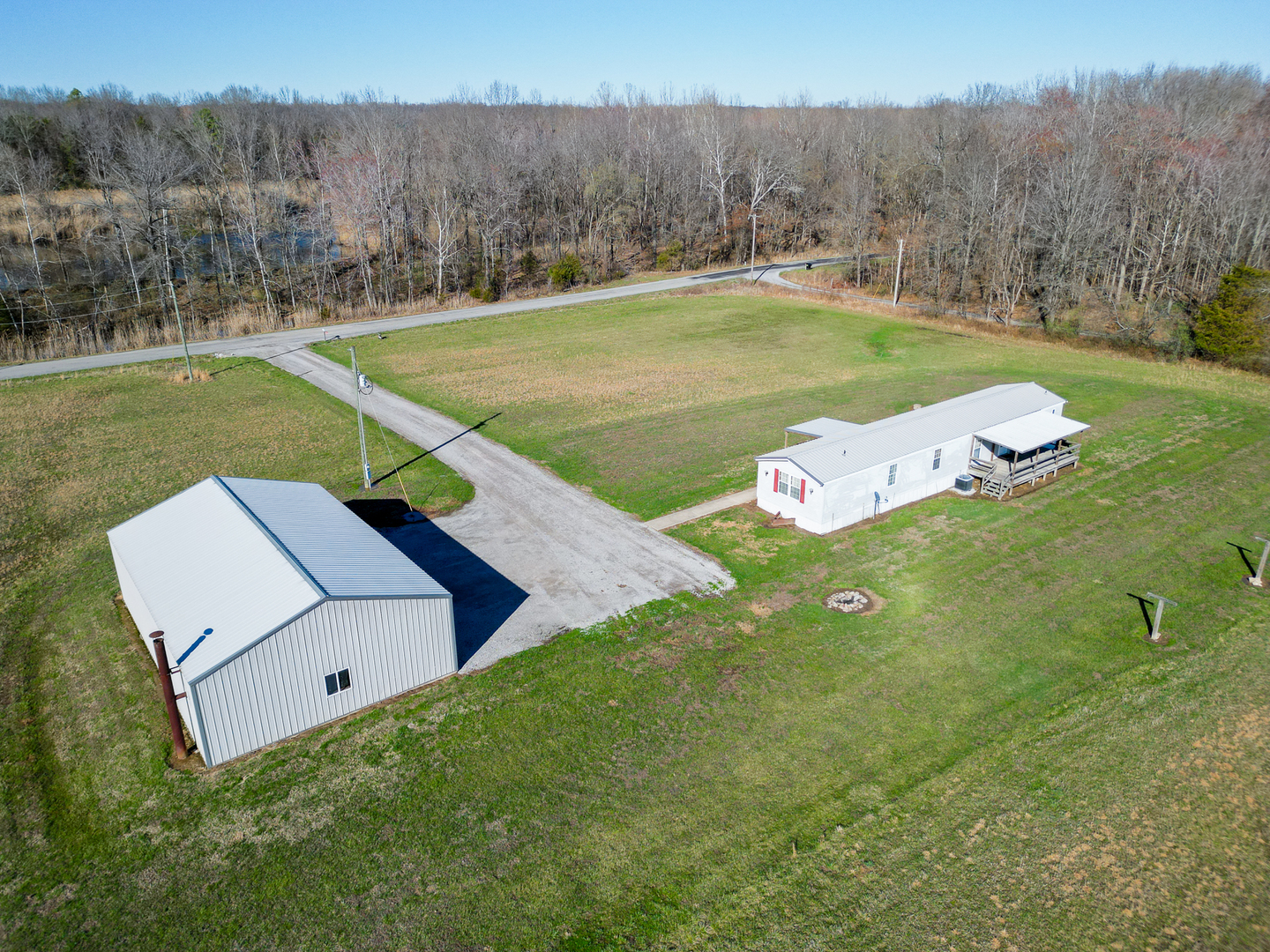 24555 Legion Road Stonefort, IL 62987 - Photo 5 of 41