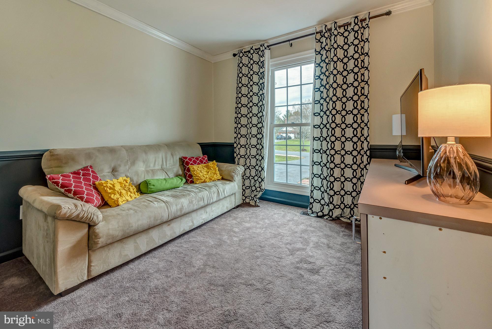 16902 Hoskinson Road Poolesville, MD 20837 - Photo 15 of 30 Bonus main level den space or playroom