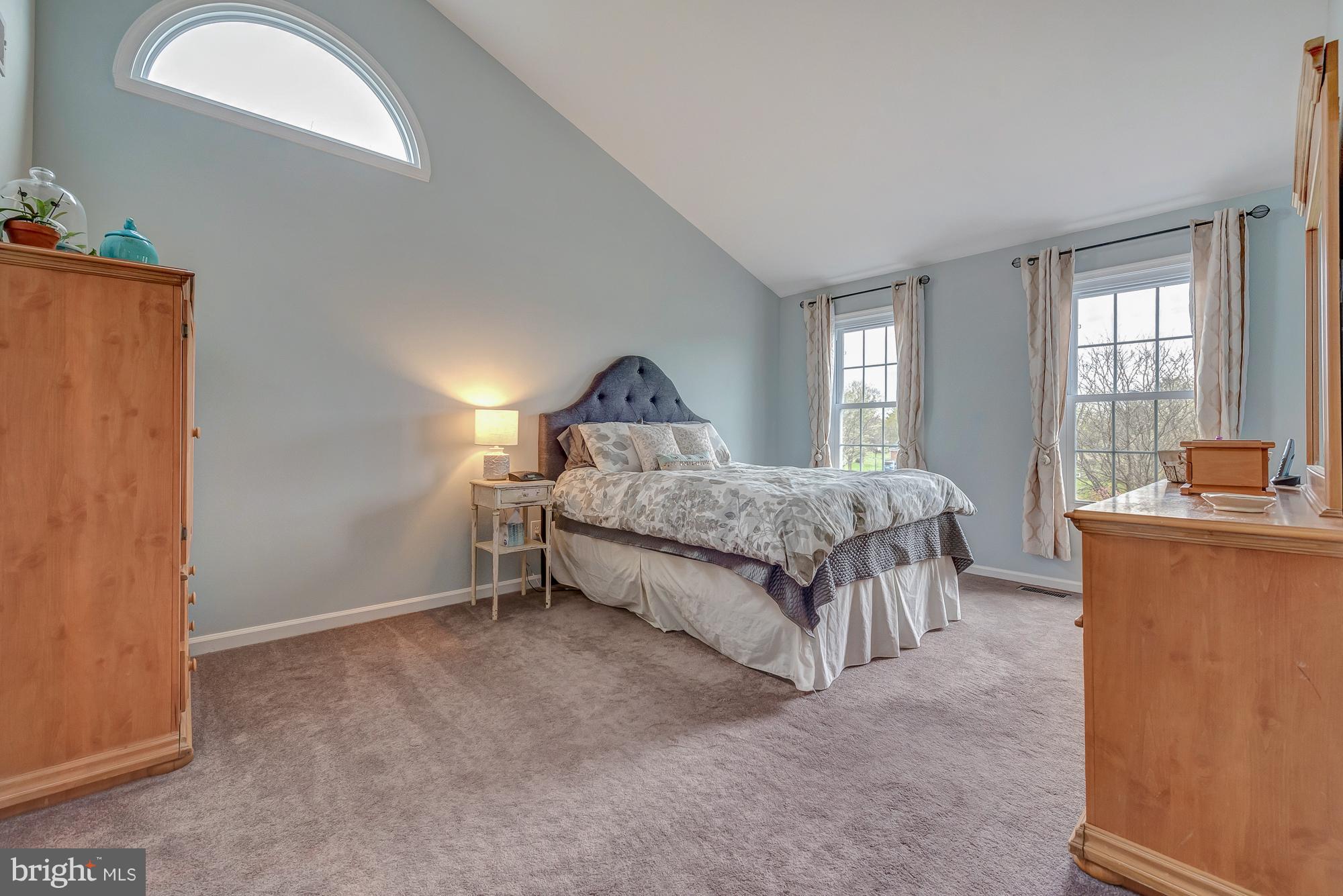 16902 Hoskinson Road Poolesville, MD 20837 - Photo 17 of 30 Large master bedroom