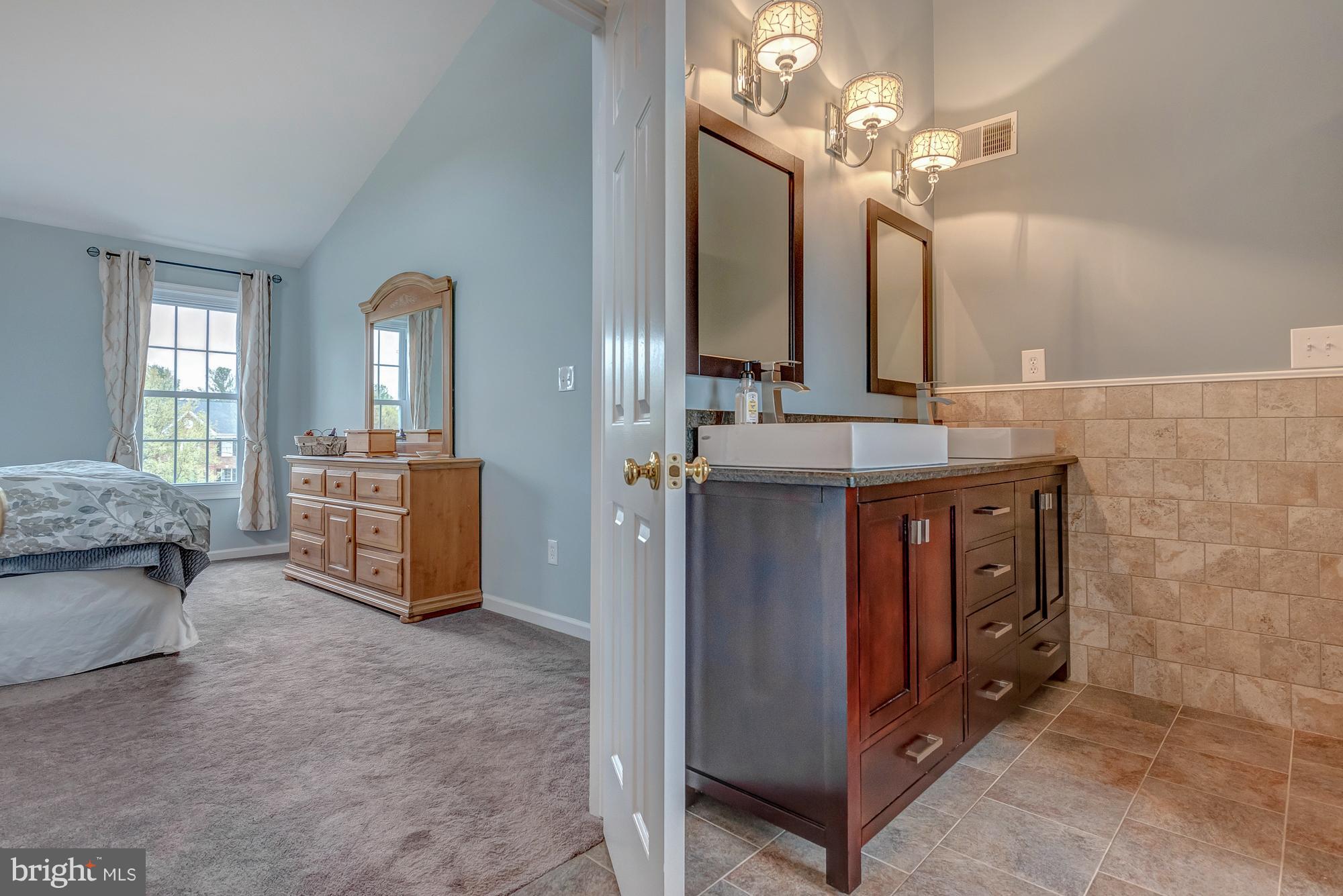 16902 Hoskinson Road Poolesville, MD 20837 - Photo 20 of 30 Tall vanity and custom sinks/counter