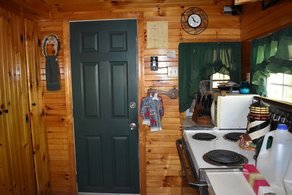 204 Stone Road East Brookfield, MA 01515 - Photo 17 of 42 Gallery Image 17