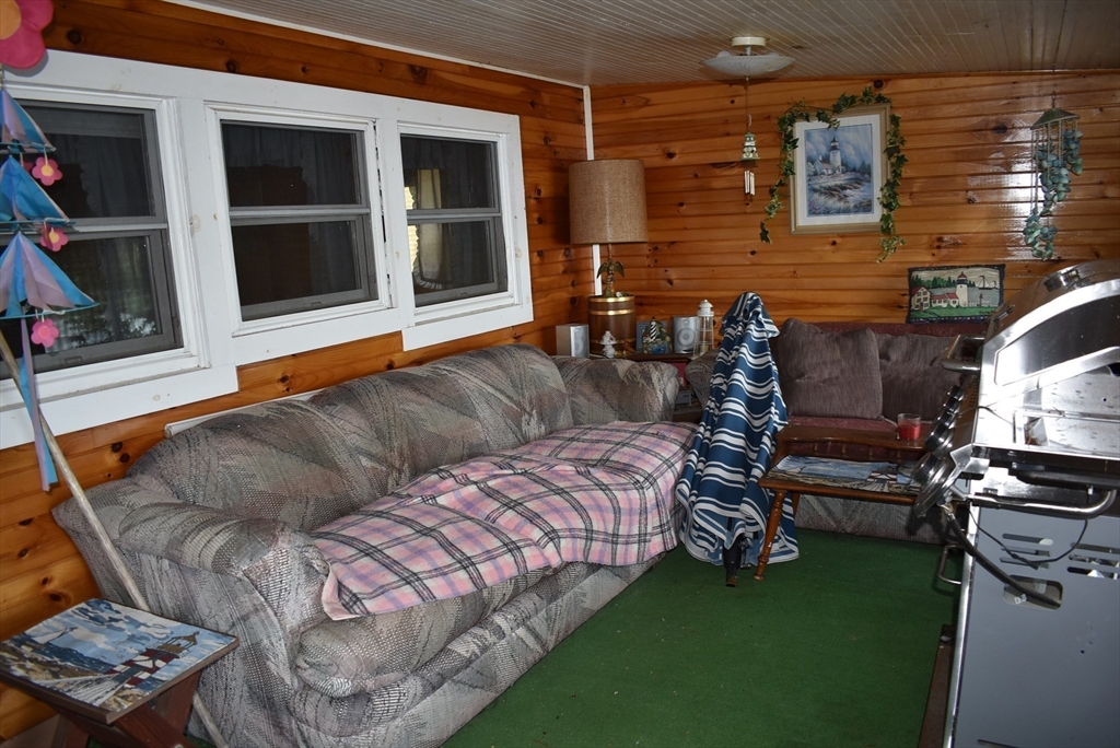 204 Stone Road East Brookfield, MA 01515 - Photo 7 of 42 Gallery Image 7
