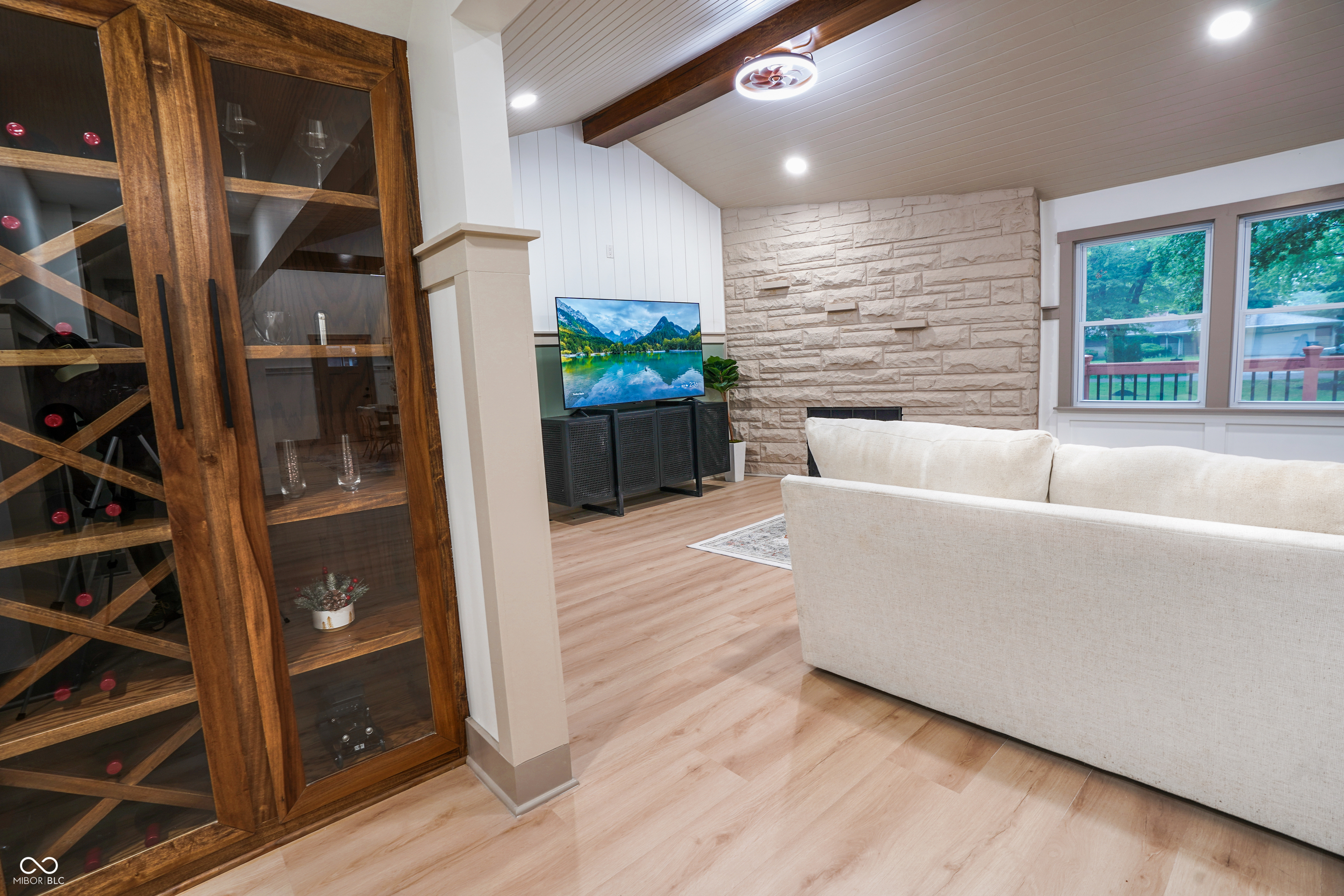 1537 Greer Dell Road Indianapolis, IN 46260 - Photo 13 of 62