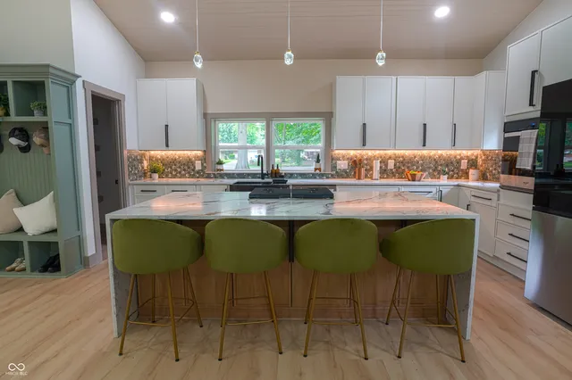 $619,999 | 1537 Greer Dell Road, Indianapolis, IN 46260