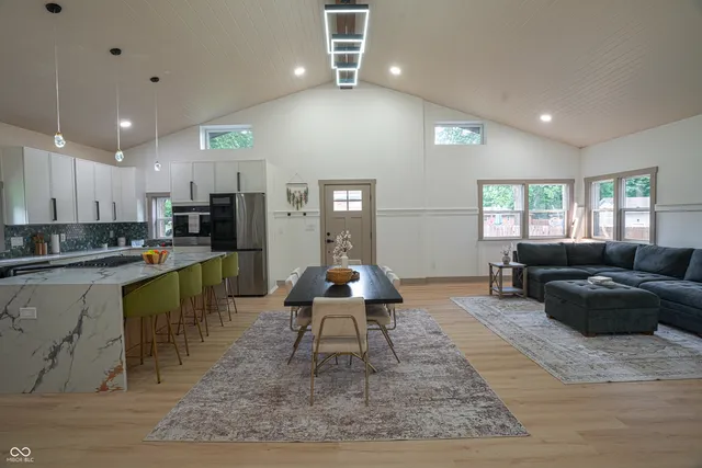 $619,999 | 1537 Greer Dell Road, Indianapolis, IN 46260