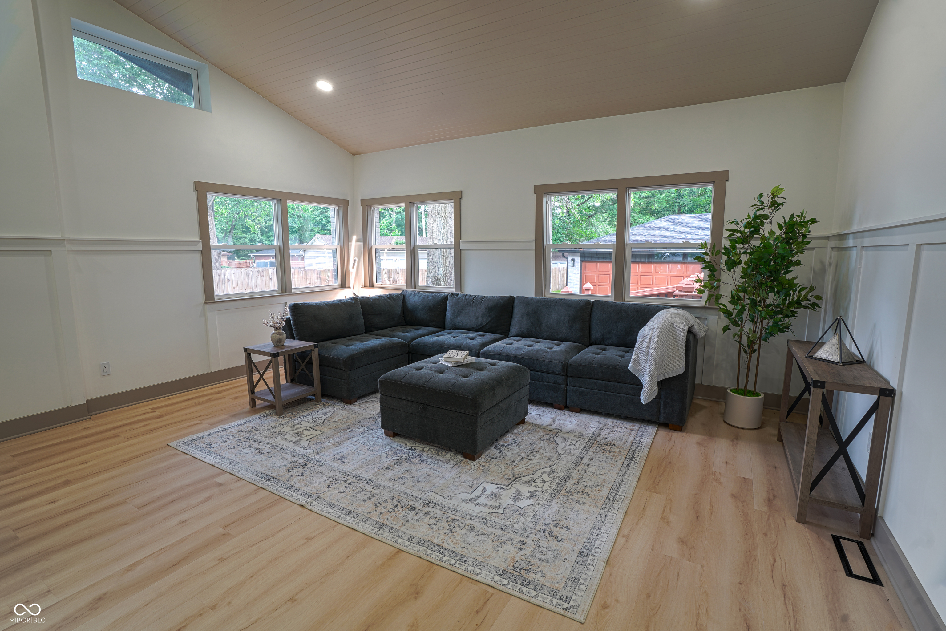 1537 Greer Dell Road Indianapolis, IN 46260 - Photo 9 of 62