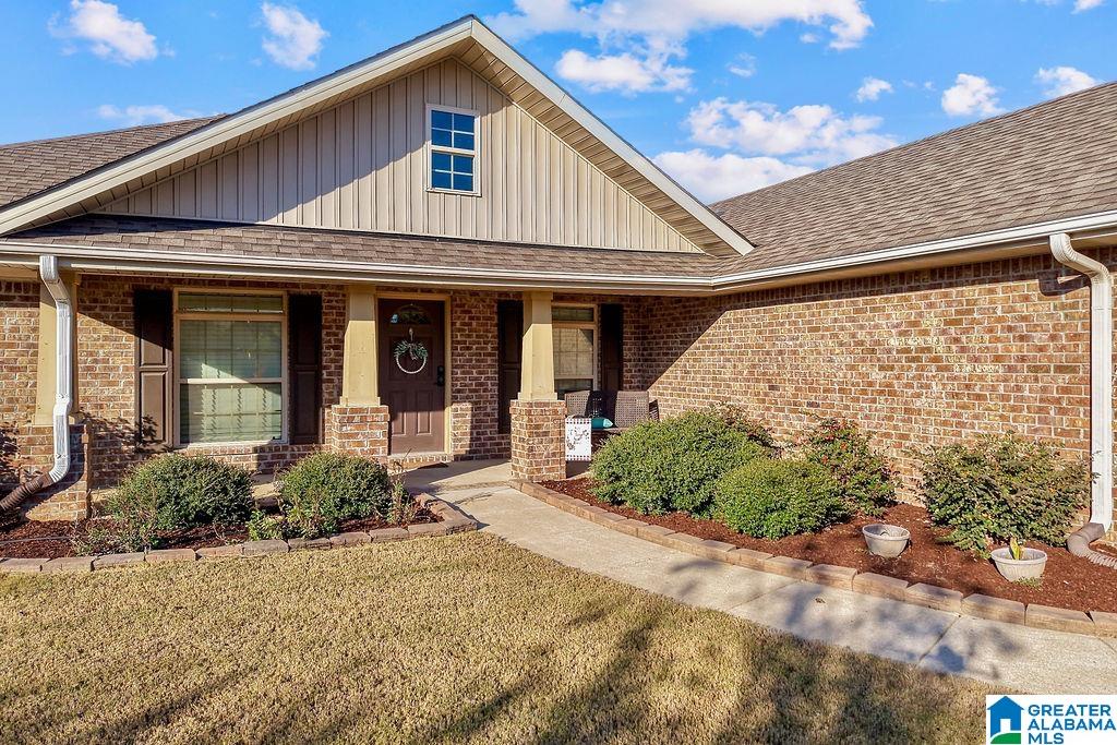 325 Golden Meadows Place Alabaster, AL 35007 - Photo 2 of 41
