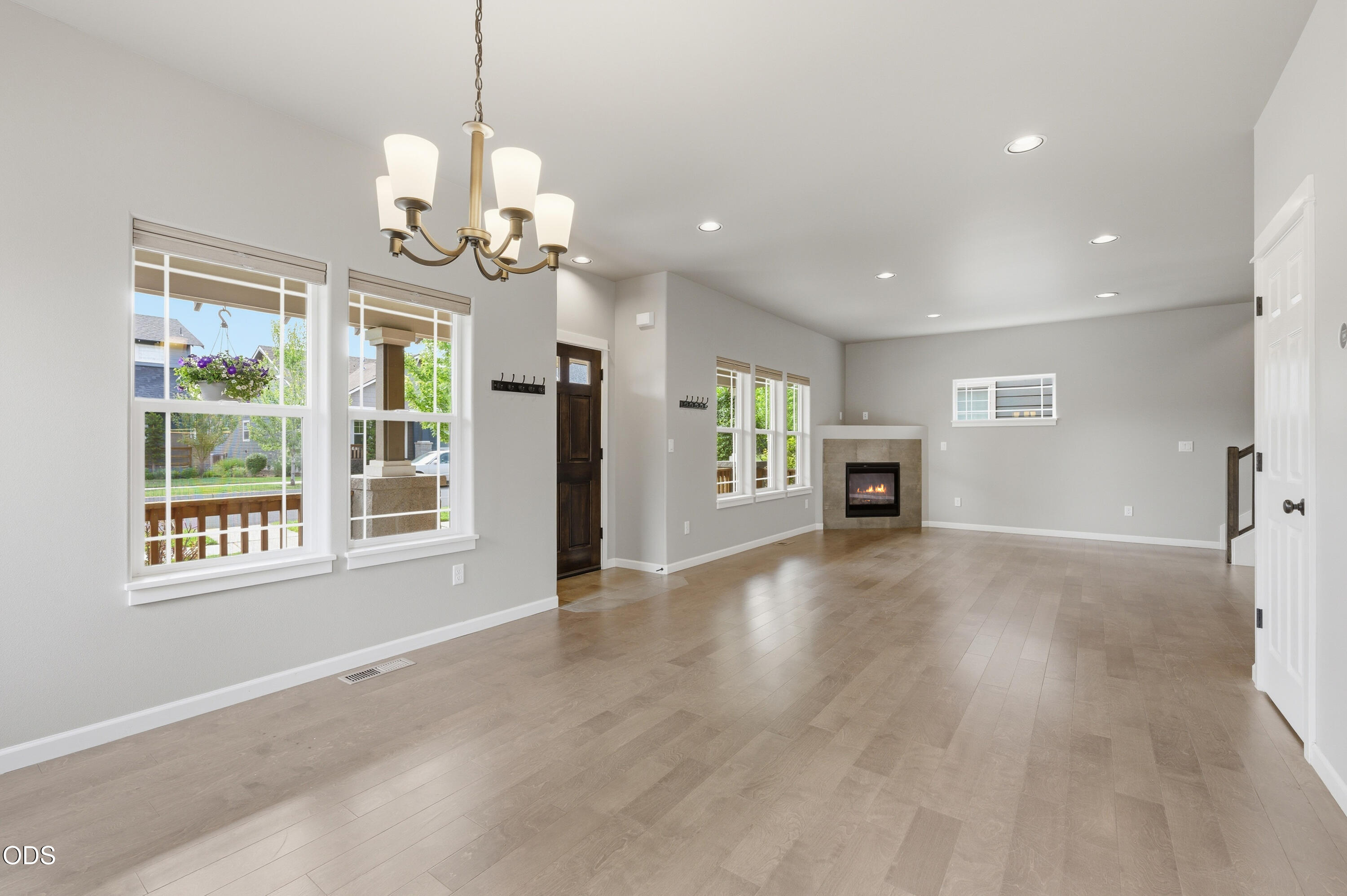 62719 Hawkview Road Bend, OR 97701 - Photo 10 of 55