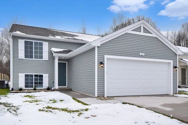 $339,900 | 2239 Kingston Farm Lane, Ionia, MI 48846