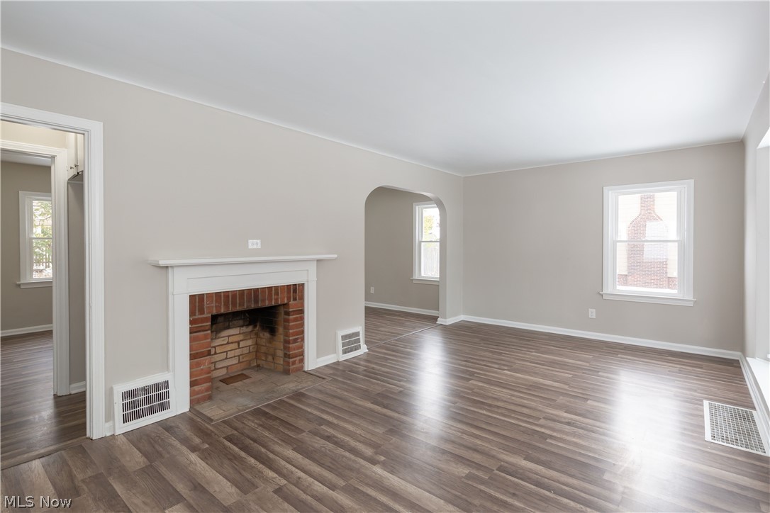 855 Nela View Road Cleveland Heights, OH 44112 - Photo 2 of 23