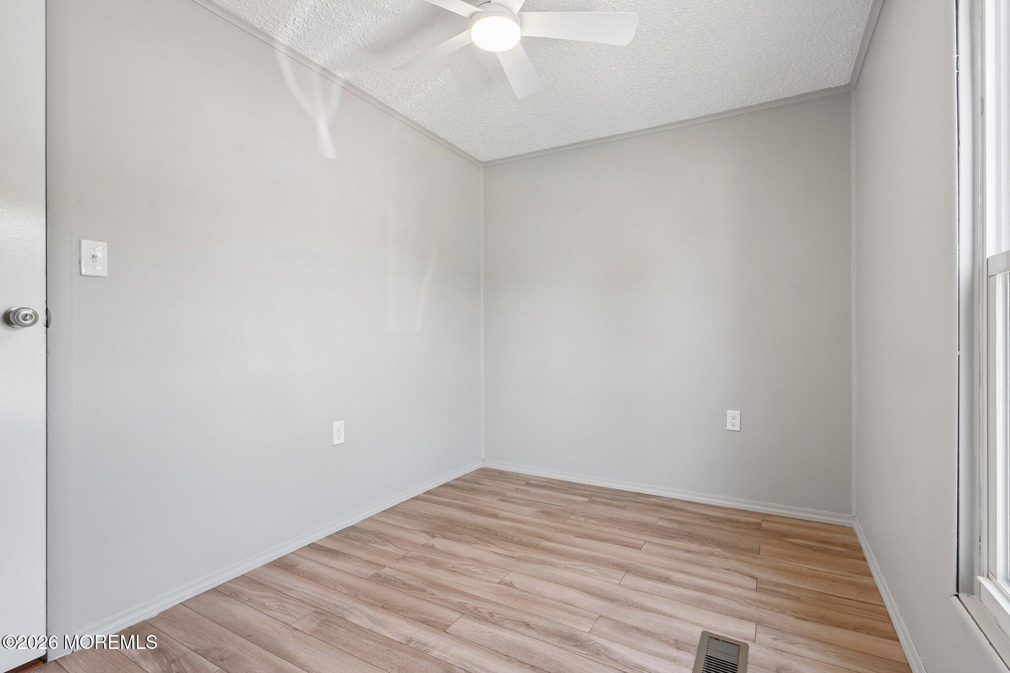 9 Secretariat Street Howell, NJ 07731 - Photo 10 of 24 010