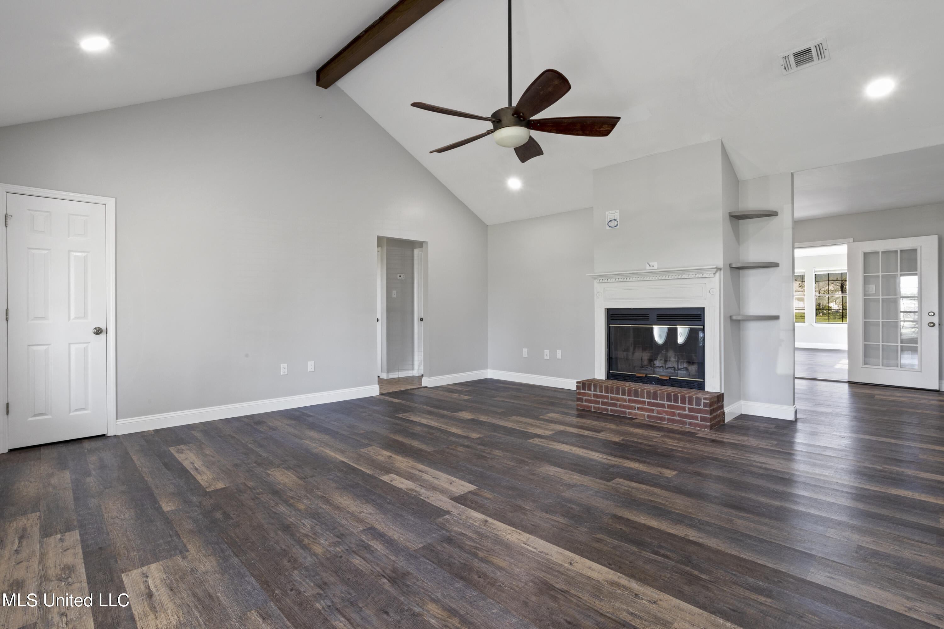 8262 Curry Road Biloxi, MS 39532 - Photo 5 of 32 005 (17)