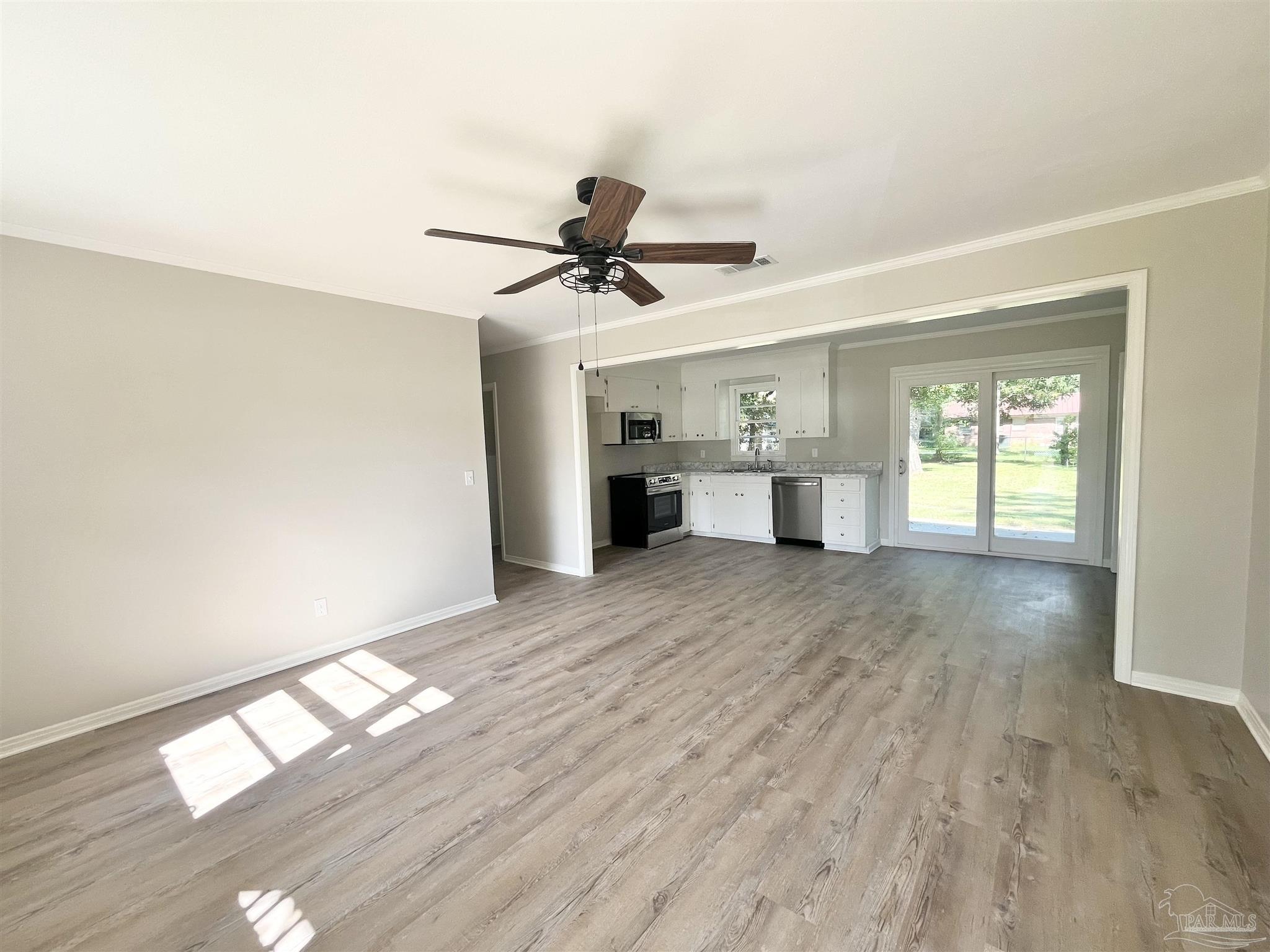 209 Greer Avenue Atmore, AL 36502 - Photo 4 of 20