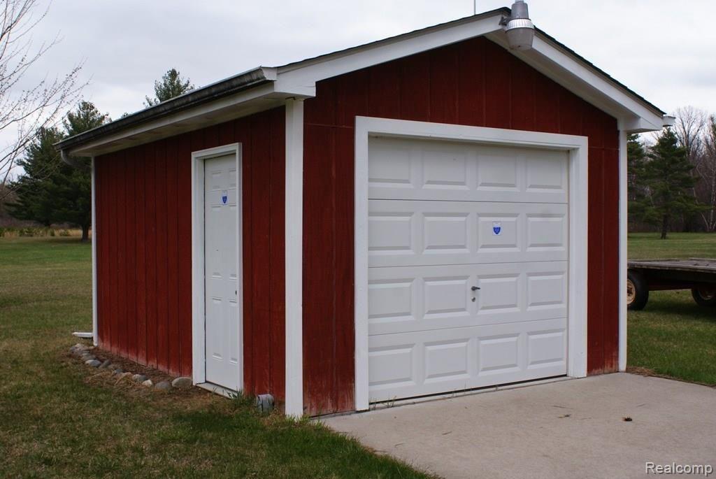 1684 Imlay City Road Lapeer, MI 48446 - Photo 26 of 55 DSC04591.JPG