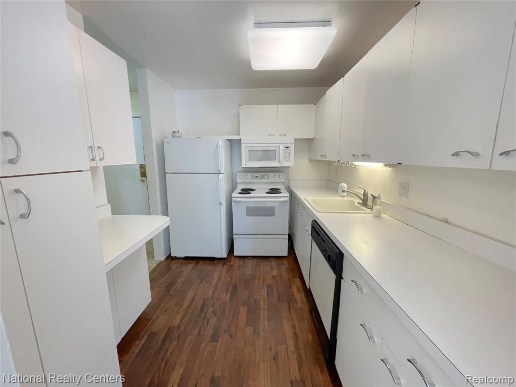 28422 8 Mile Road, Unit B9 Farmington, MI 48336 - Photo 8 of 23 Gallery Image 8