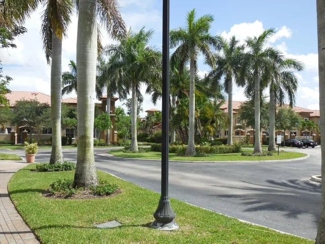 $304,900 | 6516 Morgan Hill Trail, Unit 1802, West Palm Beach, FL 33411