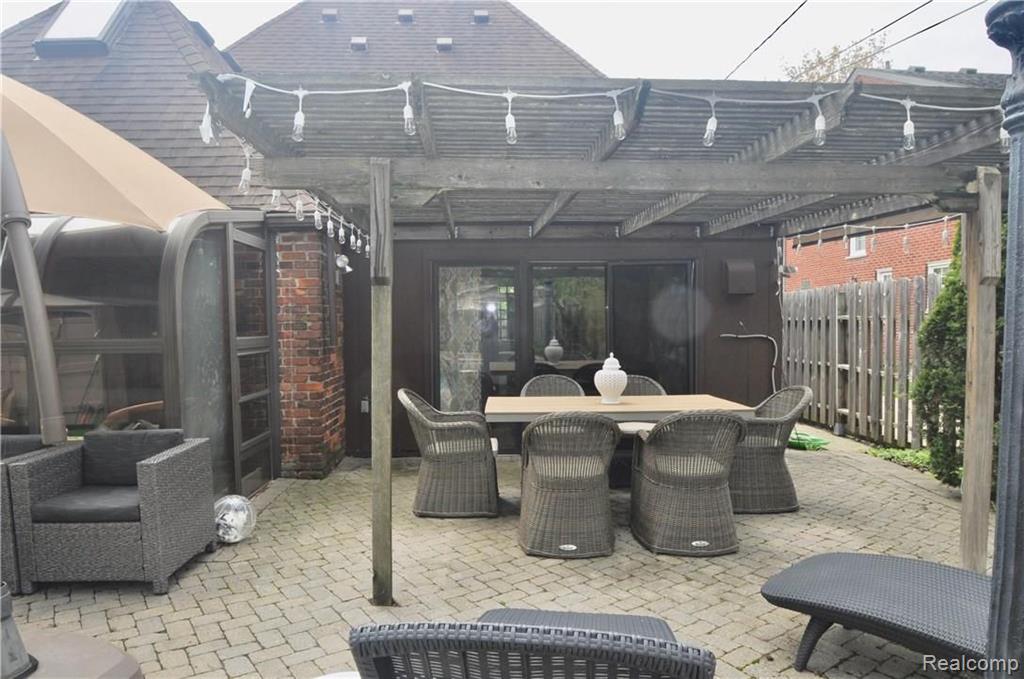 1540 Oxford Road Grosse Pointe Woods, MI 48236 - Photo 28 of 32