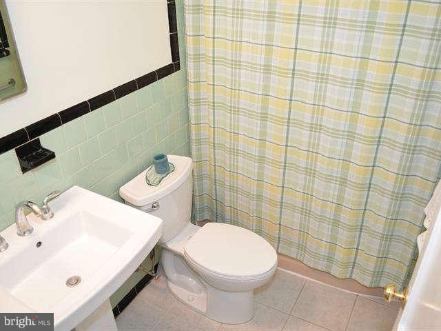 11305 Galt Avenue Silver Spring, MD 20902 - Photo 14 of 26 Bath