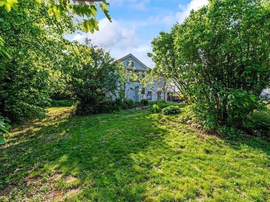 5 Crosby Street Webster, MA 01570 - Photo 2 of 31