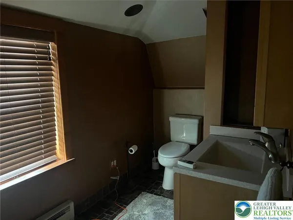 $1,900 | 4652 Hamilton Boulevard, Unit REAR, Allentown, PA 18103