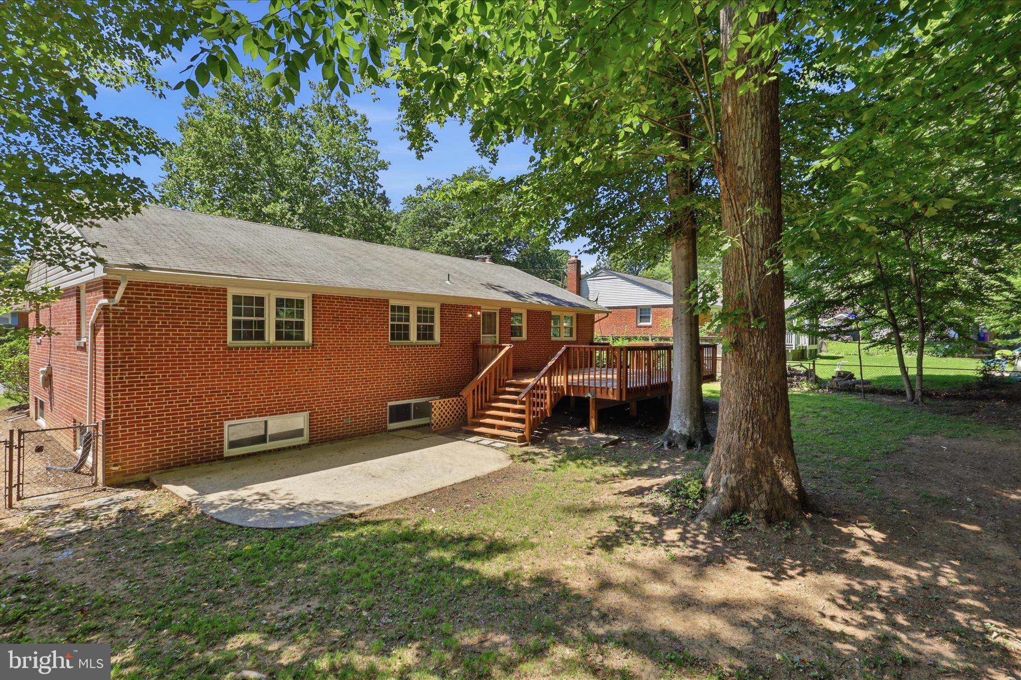 5609 Sedgwick Lane Springfield, VA 22151 - Photo 32 of 41 private treed yard