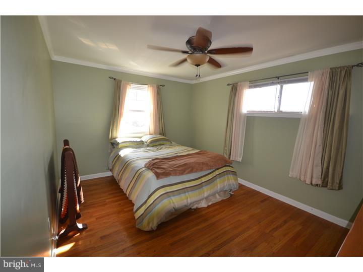 27 Russell Road Willow Grove, PA 19090 - Photo 11 of 25 Master Bedroom