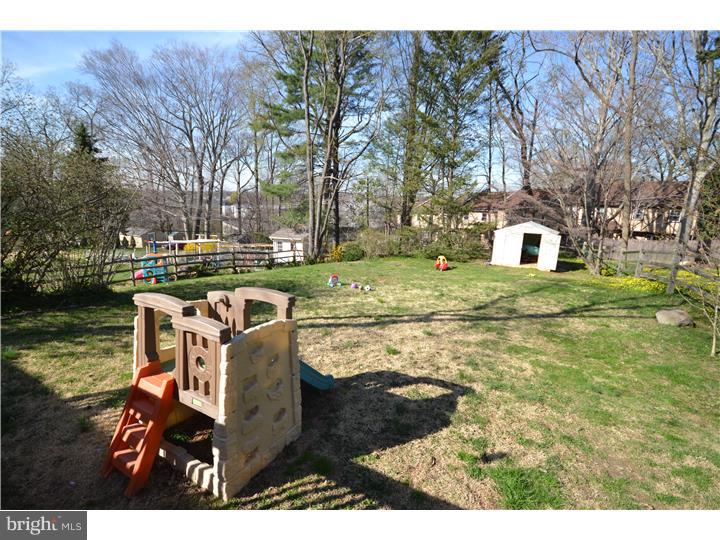 27 Russell Road Willow Grove, PA 19090 - Photo 24 of 25 Back Yard