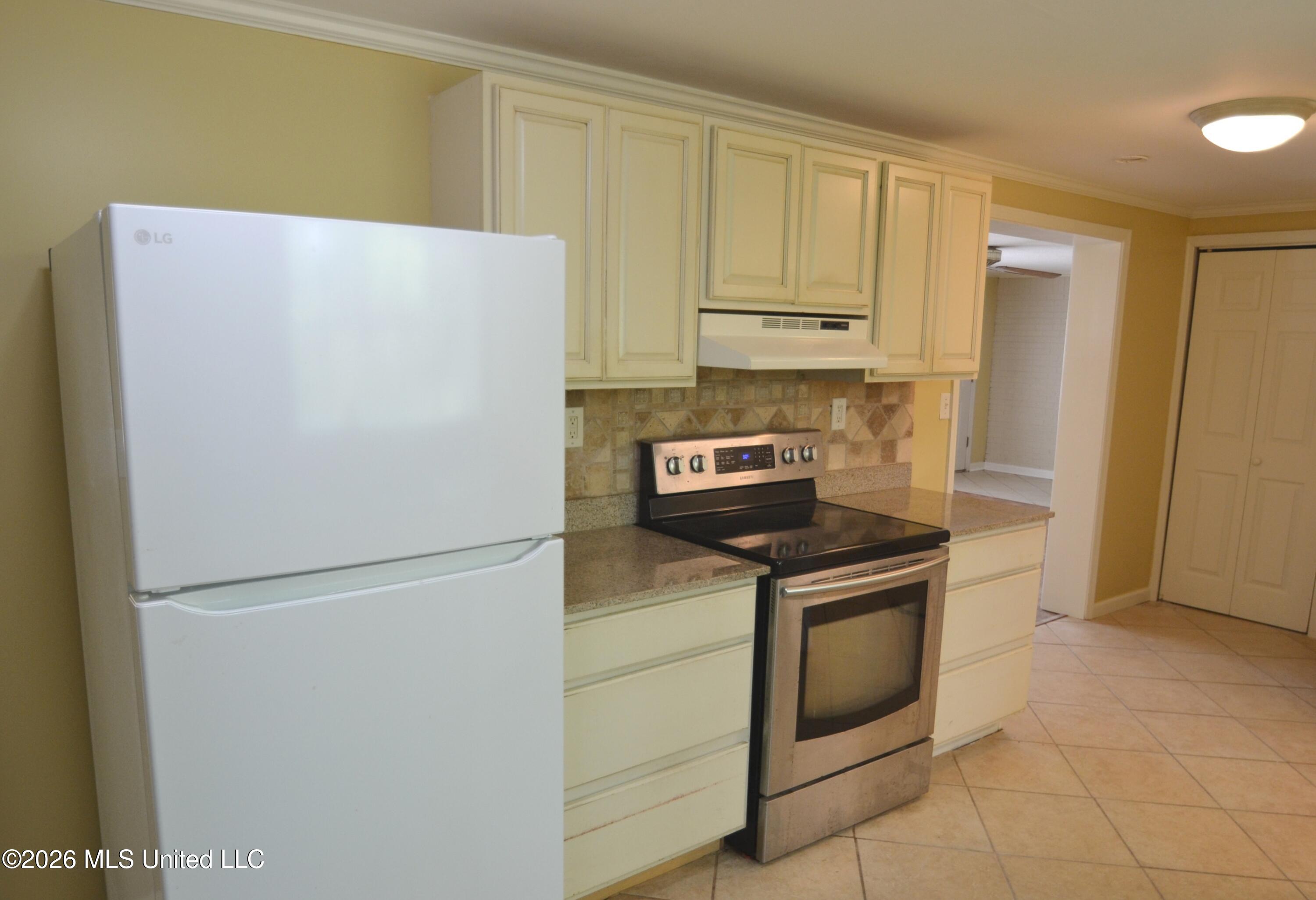 590 Leewood Road Holly Springs, MS 38635 - Photo 3 of 26 Kitchen