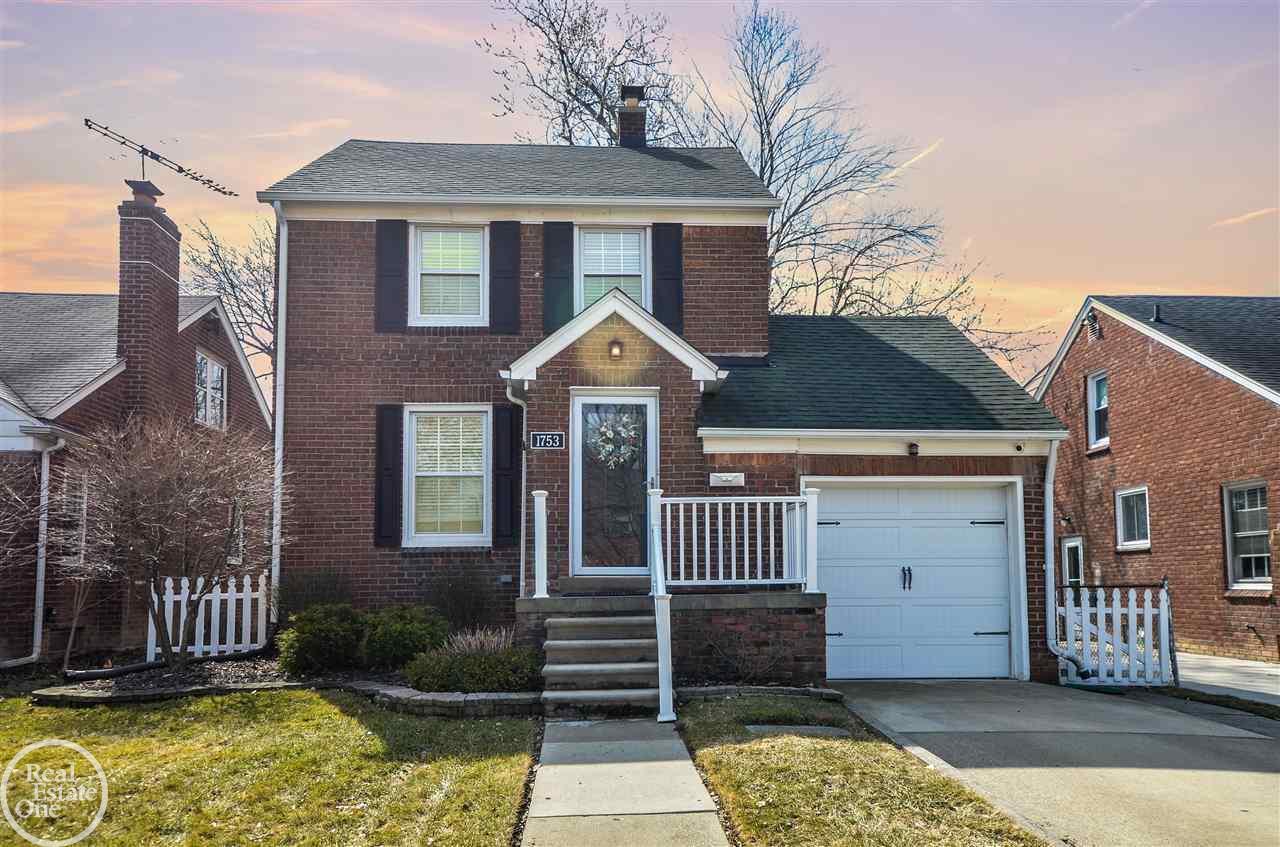 1753 Hampton Road Grosse Pointe Woods, MI 48236 - Photo 1 of 29