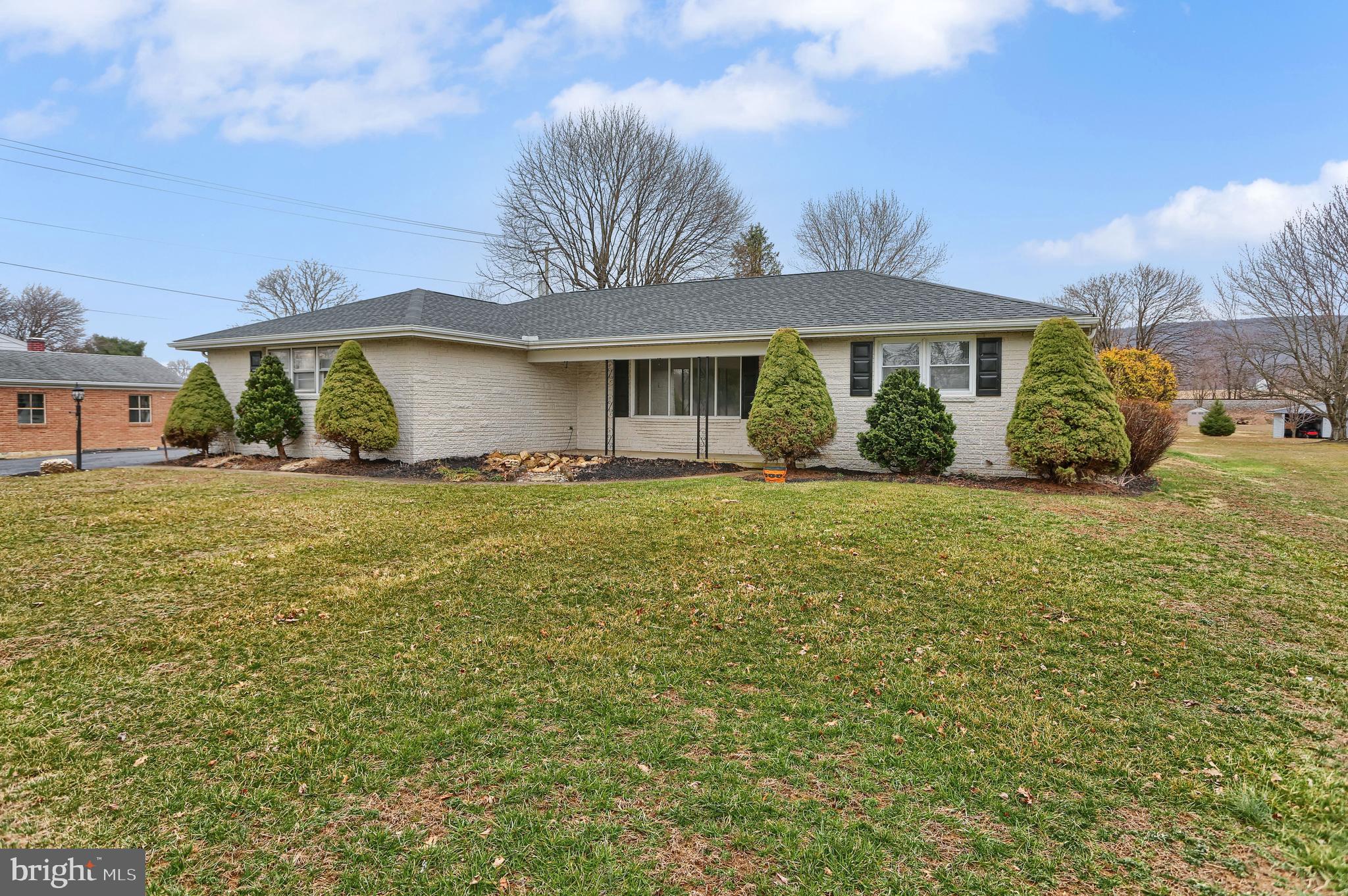 425 Pine Road Mount Holly Springs, PA 17065 - Photo 2 of 42 Gallery Image 2