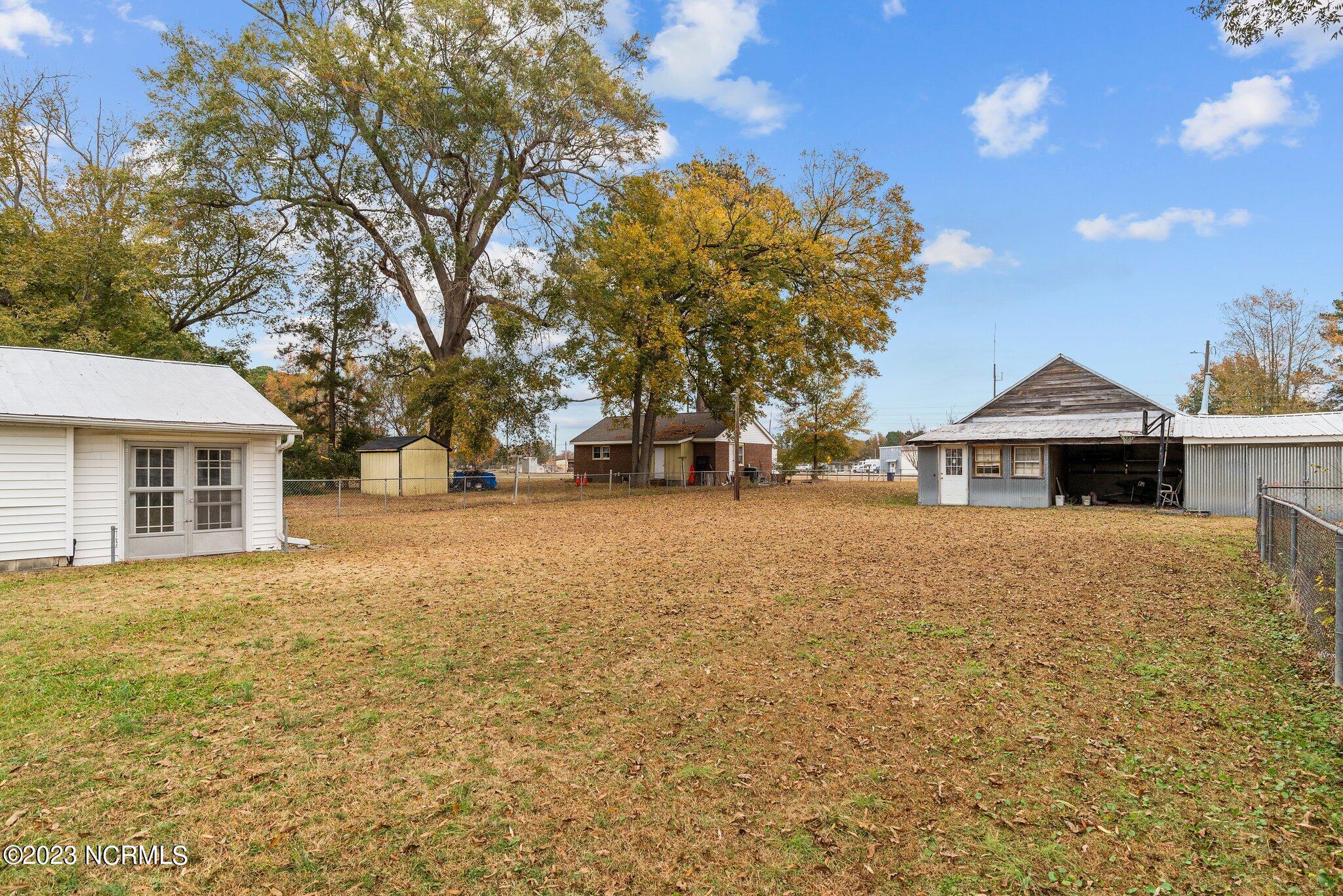 4137 Lee Street Ayden, NC 28513 - Photo 6 of 55 46-web-or-mls-DSC_5230