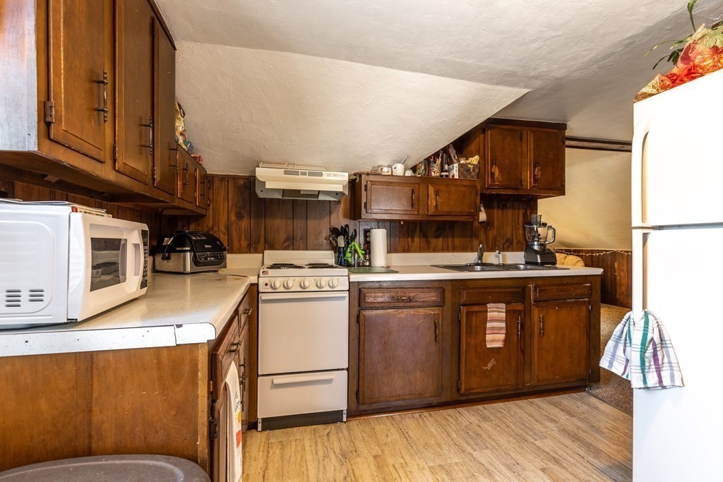 9 Falmouth Street Worcester, MA 01607 - Photo 20 of 27 Gallery Image 20