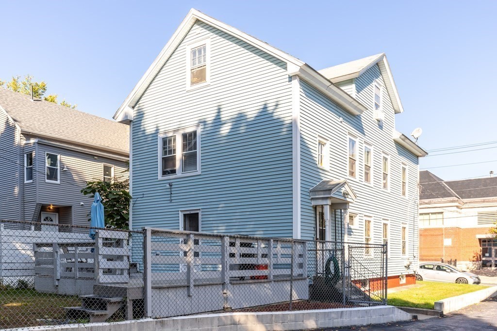 9 Falmouth Street Worcester, MA 01607 - Photo 3 of 27 Gallery Image 3