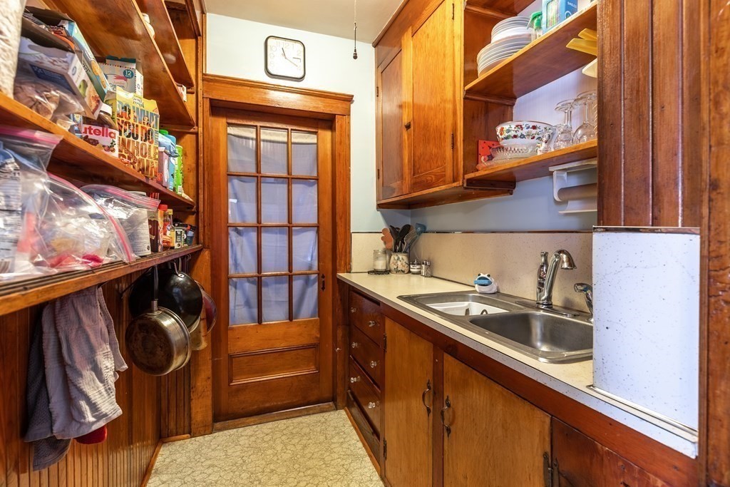 9 Falmouth Street Worcester, MA 01607 - Photo 10 of 27 Gallery Image 10