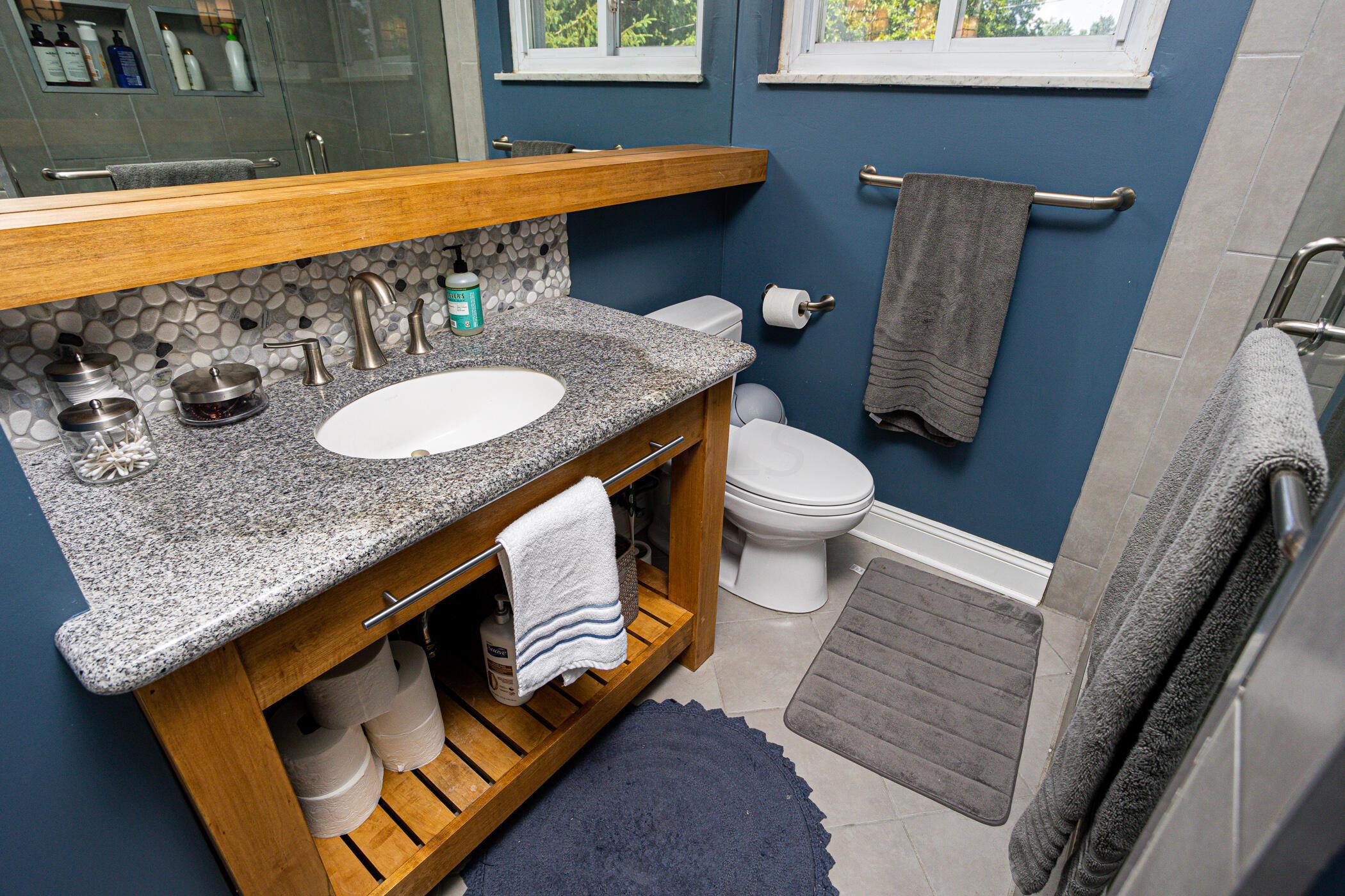 82 Richards Road Columbus, OH 43214 - Photo 27 of 46 Full Bath
