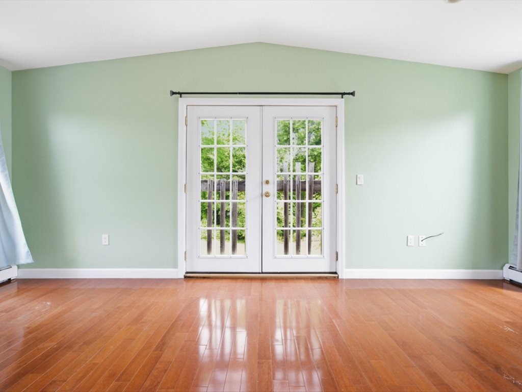 82 Wells Street Westerly, RI 02891 - Photo 20 of 45