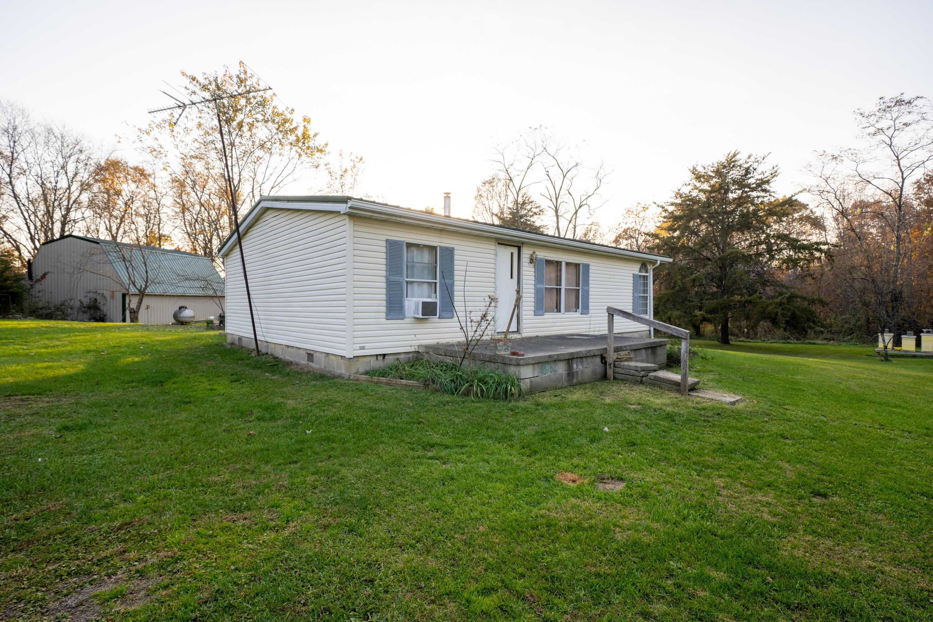 18762 Griffith Road Logan, OH 43138 - Photo 24 of 32 DSC04465-HDR