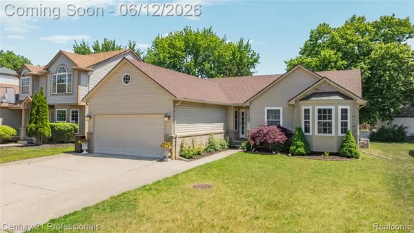 $429,500 | 3172 Cedar Crest Drive, Troy, MI 48083