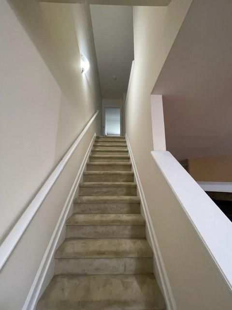 708 Crestwell Circle Atlanta, GA 30331 - Photo 14 of 23 a view of entryway