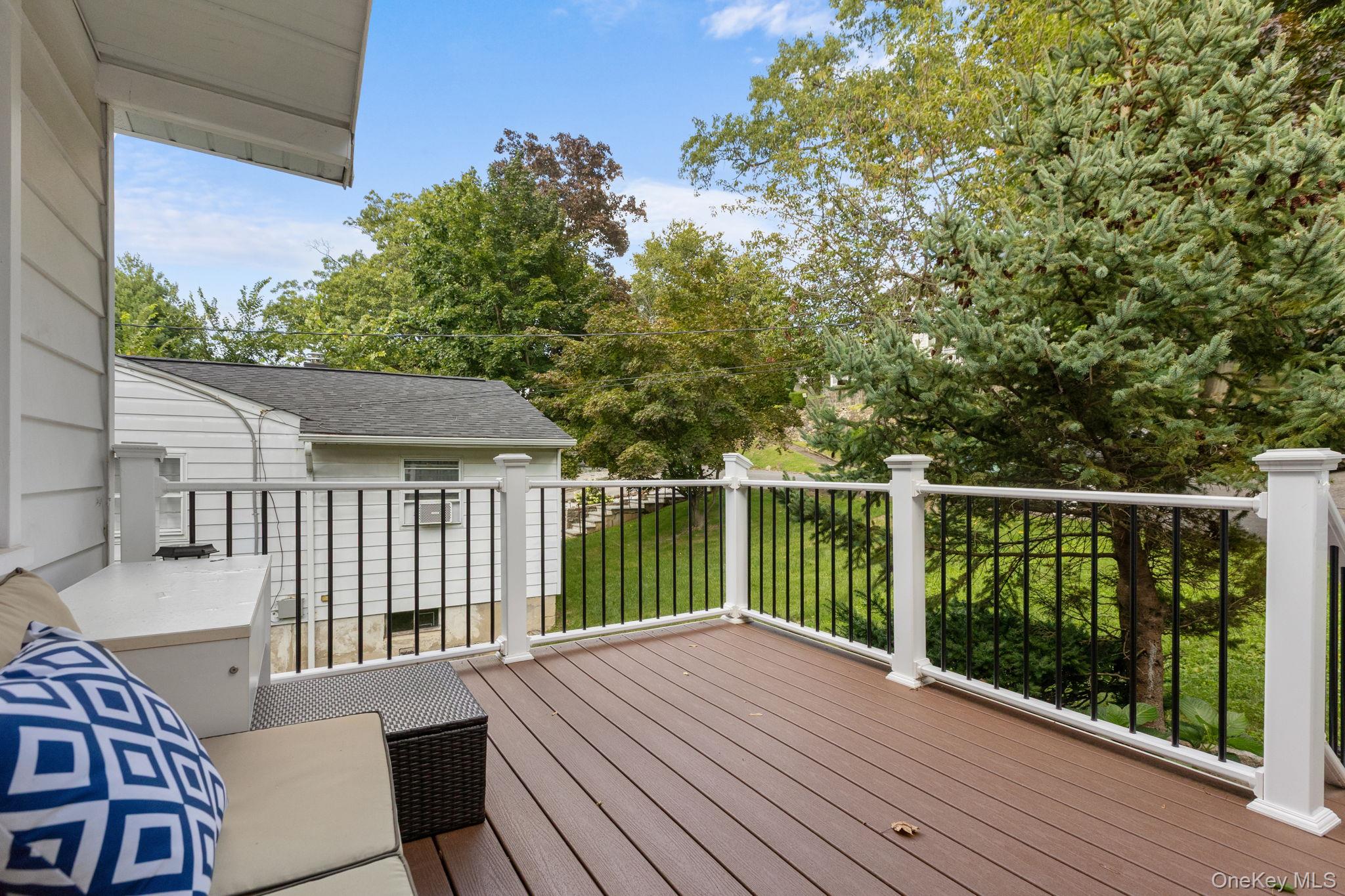 185 Rosedale Road Yonkers, NY 10710 - Photo 31 of 42 Gallery Image 31