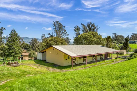 $2,995,000 | 411 Highland Avenue, Penngrove, CA 94951