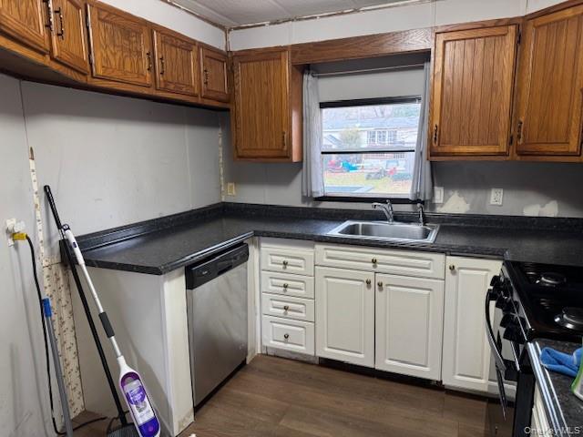 54 Ponderosa Road Bloomingburg, NY 12721 - Photo 3 of 22 a kitchen with granite countertop cabinets stainless steel appliances a sink and a window