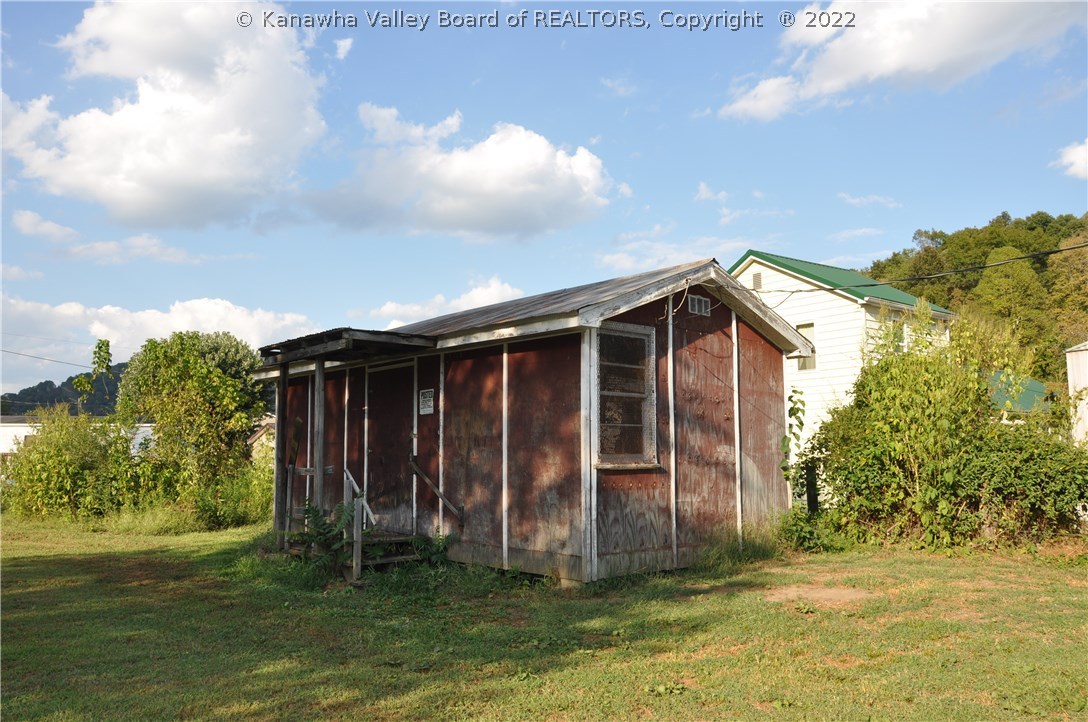 158 Phico Road Chapmanville, WV 25508 - Photo 13 of 30 Gallery Image 13