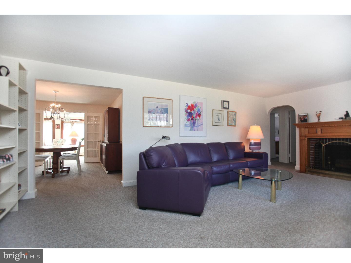 347 Marple Road Broomall, PA 19008 - Photo 4 of 25 Living Room