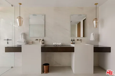 $8,495,000 | 9108 Alanda Place, Beverly Hills, CA 90210