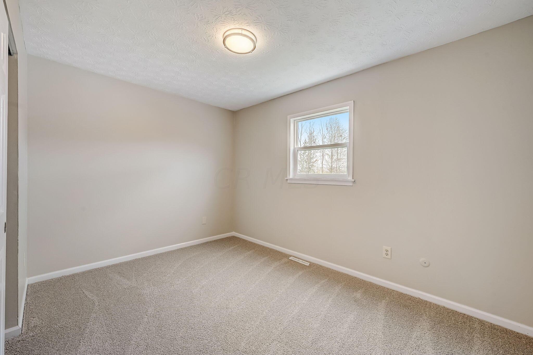 3222 Latonia Road Columbus, OH 43232 - Photo 5 of 25 listing_2