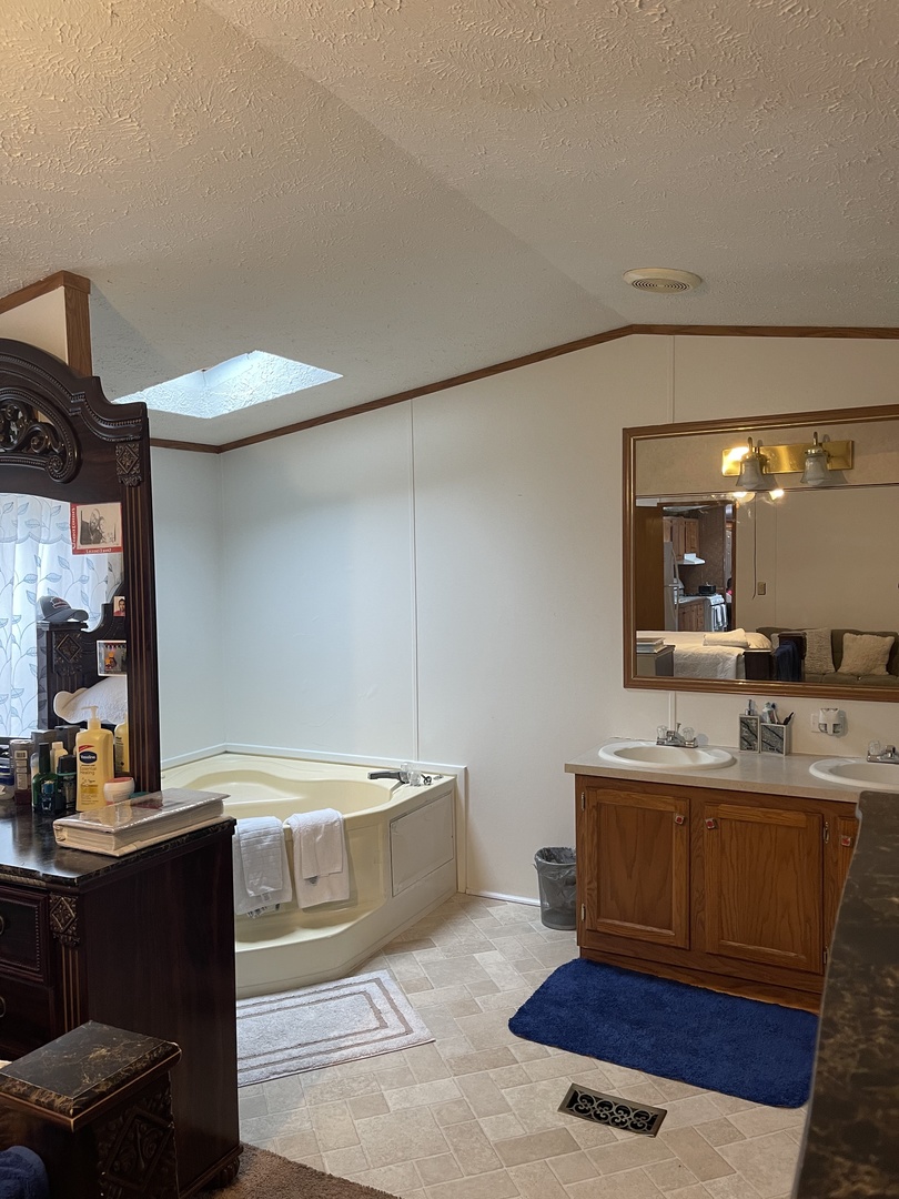 365 Surrey Road Wheeling, IL 60090 - Photo 10 of 12 a living room with furniture and a table