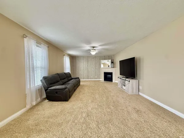 $329,900 | 10644 Tecumseh Drive, Newburgh, IN 47630