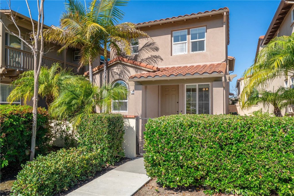 25 Amy Way Ladera Ranch, CA 92694 - Photo 30 of 47 front view of a house with a garden